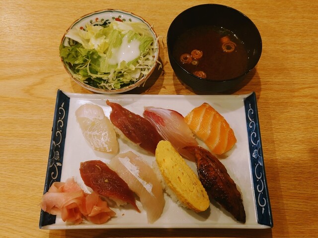 Shungyo Sushi Izakaya Maruhachi photo 2