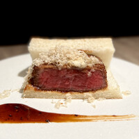 USHIGORO S. SHINJUKU - シャトーブリアンカツサンド トリュフ添え