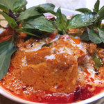 ロムアロイ - 「レッドカレー」：唐辛子の辛さとは違う、
      ホーラバーとバイマックルートの
      躍動！　高揚！　昂ぶりが体を揺り動かします♪
      