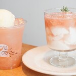 2KOTI - 【2023.08】桃のパンナコッタ(税込700円)、桃のクリームソーダ(税込800円)