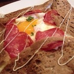 マ ブラッスリー プレフェレ - マッシュポテトとサラミ