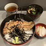 市松 - ランチの白焼丼1800円