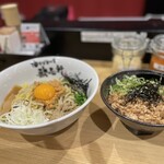 Abura Soba Semmonten Kajiken - 無双 焔 大盛＋焼豚丼