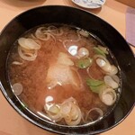 木挽町 とも樹 - 鱸のアラのお味噌汁