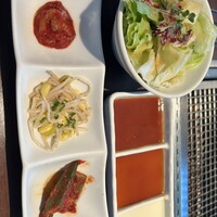 天空焼肉 星遊山 - 食べ放題のサラダ