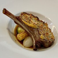 セル ドール - ❺夏鹿のロティ
                〜ローストされた夏鹿は肉質が柔らかくヤングコーン、
                サツマイモ、ズッキーニ、玉葱も甘い♫