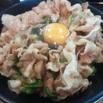 伝説のすた丼屋 - 生玉子が合う!!でもＳ玉だな…