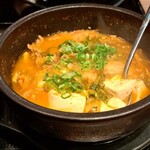 カルビ丼とスン豆腐専門店 韓丼 - 豚キムチスン豆腐