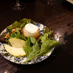 旬采 - クルミとリンゴ入りのサラダ添えで美味〜♬