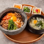 石锅韩式牛肉韩式拌饭套餐