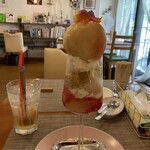 Cafe T - あまとうのパフェ