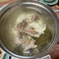 鯛よし百番 - 鯛のあらで出汁を取る