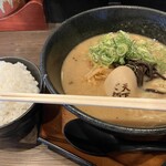 天下ご麺 - 豚トロ霜降り麺＋小ライス