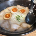 かまん - チャーシュー麺に煮卵トッピング！