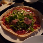 ビアパブ　ベアレン - 生ハムと水菜のサラダピザ