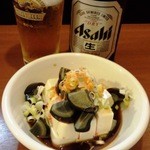 麺屋 伊兵衛 - 中瓶ビール＋ピータン豆腐