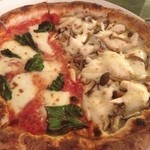 エンボカ - マルゲリータときのこのハーフ＆ハーフ