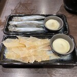 目利きの銀次 - エイヒレとししゃも。せっかくの焼き台あるから炙ろう炙ろう(^^)
