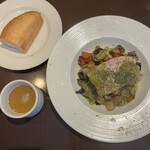 restaurant　bucheide - サラダとパンとスープ付き