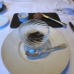 ラ・ブランシュ - ❷鱧のスープ、黒トリュフ。