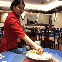 中国四川料理 桃花源 - 盛り上げてくださいます。※撮影に際しお声がけしています。