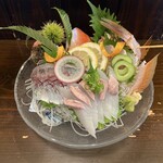 かもめ食堂 - 刺し身の盛合せ