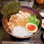 神楽 海老で鯛を釣る麺堂 - 