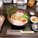 神楽 海老で鯛を釣る麺堂 - 
