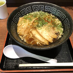 山小屋食堂 - 王道醤油ラーメン