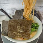 Otoko Mae Hyuuma - 豚骨正油麺リフト(麺は太麺)