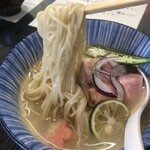 ラーメン香華 - 冷やし鯛　麺リフト