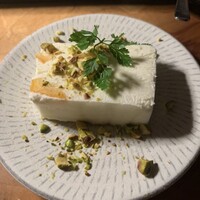 カルネジーオ イースト - 