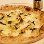 バジーナ - チーズの香るクワトロフォルマッジ