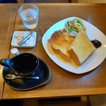 COFFEE SHOP See Saw - 本日のコーヒーHOT、ジャムトーストのモーニング　500円税込