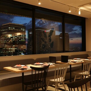 ★Beautiful view on the 29th floor｜A luxurious dinner overlooking the night view of Umeda, Osaka♪