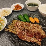 焼肉 やまおか - 壺漬け風カルビランチ
ハサミでカットしてどうぞ1,500円
