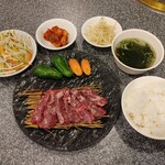 Yakiniku Yamaoka - 特選ハラミランチ1,500円
                      やわらかハラミ