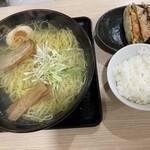 函館麺屋 四代目 - 四代目炙り塩+小ライス、焼き餃子3個