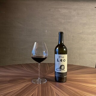 《さまざまな味わいを飲み比べ》多彩なグラスワインで乾杯
