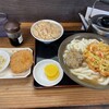 牧のうどん - みそうどんに小海老のかき揚げ、かしわ飯、コロッケ単品