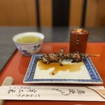 宇な米 - 肝焼き、お茶も甘くて美味しい