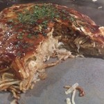 Kanransha - ・餅入り肉玉ソバダブル 断面