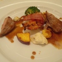 キハチ 名古屋JRセントラルタワーズ店 - 乳飲み仔牛ロース肉のポワレ　マルサラソース　ゴルゴンゾーラを添えて