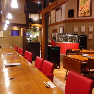 カウンター10席程