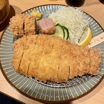 黒豚とんかつ ほり壱 - 特選ヒレロース様のヒレの断面出してみたりして