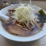 ラーメンハウスあおき - 黒醤油ラーメン(ネギ増し、大盛り)￥1400