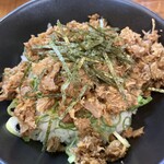 秀ちゃんラーメン - チャーシュー丼はほぐしたチャーシューがたっぷり　海苔やネギも美味しい