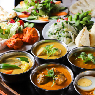 A great value all-you-can-drink course featuring your choice of curry and spicy chicken♪