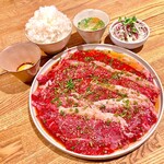 Kuroge Wagyu beef lean meat Ranichi grilled sukiyaki set meal