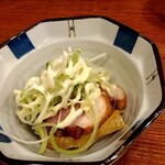 俺の中華たなか家 - 「サービスおつまみ」は「鴨肉」に「メンマ」＆「白髪葱」♫この「鴨肉♥️」アルコールの「アテ」ひピッタリ❤️